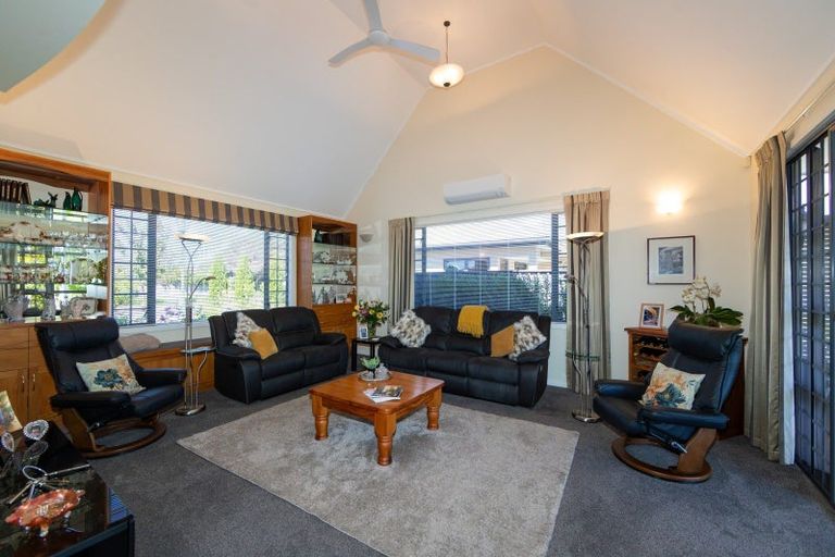 Photo of property in 38 Kensington Drive, Taradale, Napier, 4112