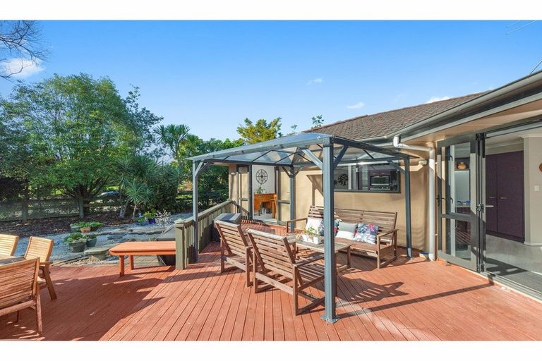 Photo of property in 6 Raukawa Grove, Waiuku, 2123