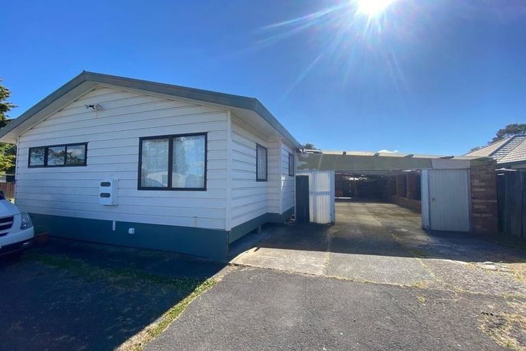 Photo of property in 19 Manuroa Road, Takanini, 2112