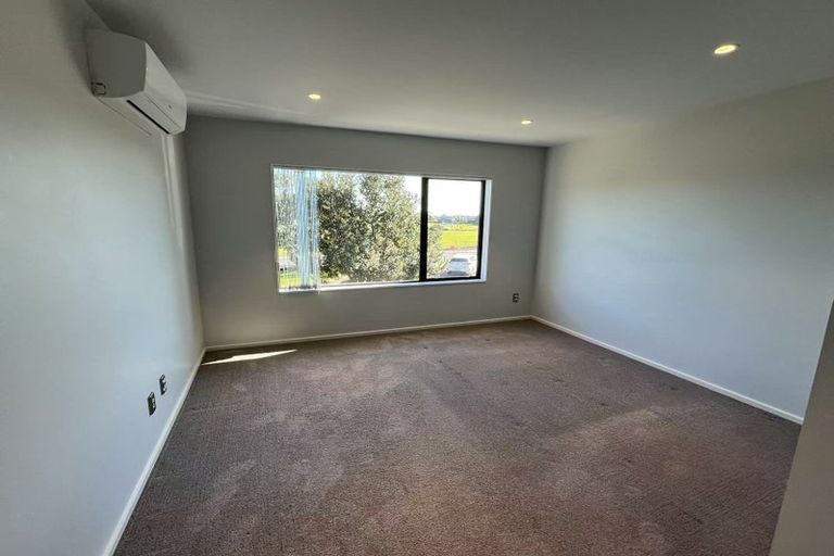 Photo of property in 62 Bordeaux Parade, Te Atatu South, Auckland, 0610