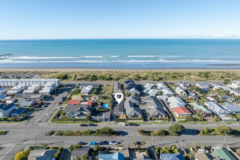 Photo of property in 2/59 Oram Avenue, New Brighton, Christchurch, 8061