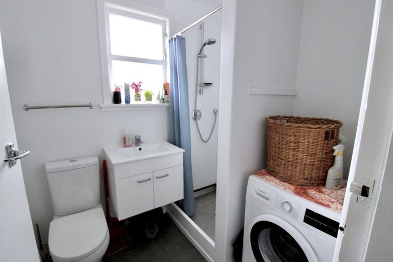 Photo of property in 17 Baffin Grove, Kingston, Wellington, 6021