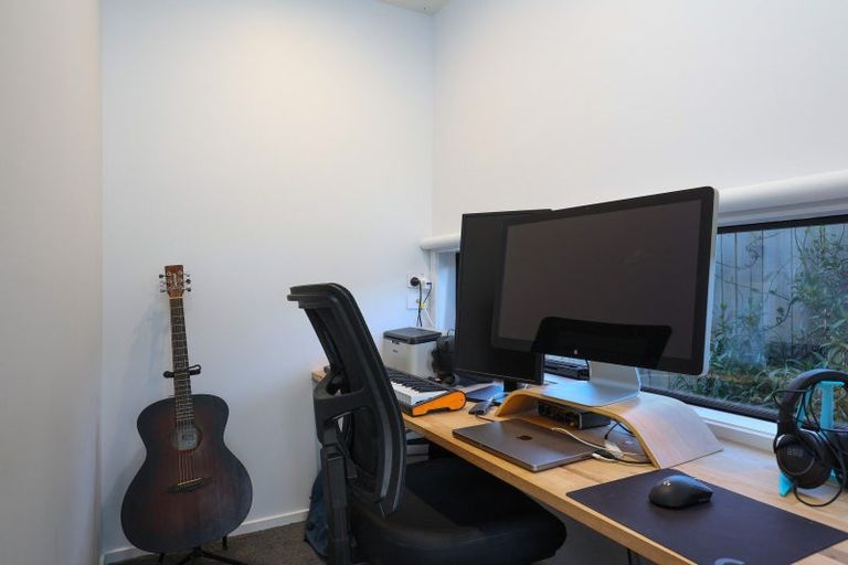 Photo of property in 32 Huntaway Close, Stoke, Nelson, 7011