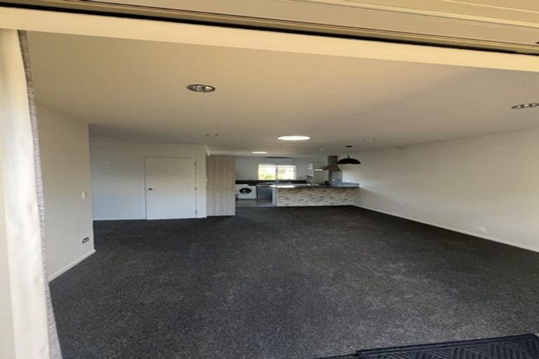 Photo of property in 2/48a Taharoto Road, Takapuna, Auckland, 0622