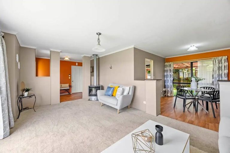 Photo of property in 19 Reybert Place, Massey, Auckland, 0614