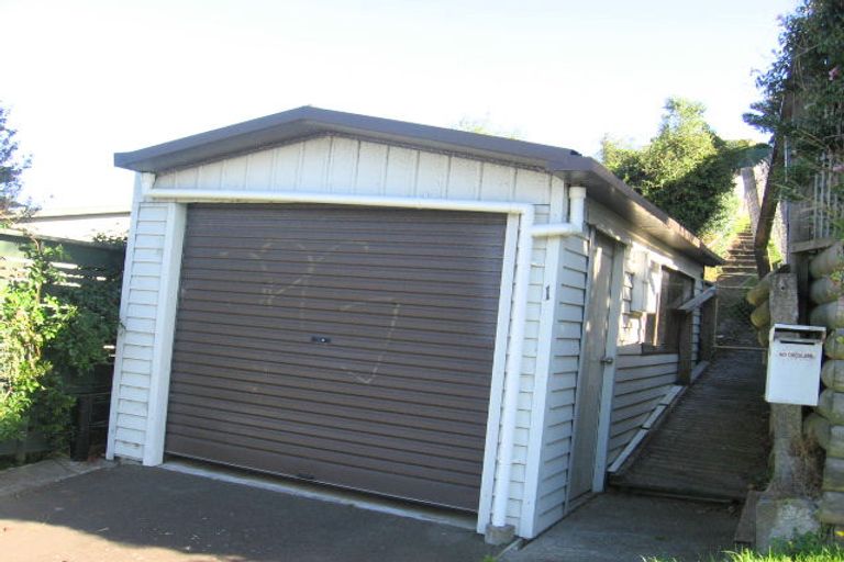 Photo of property in 1 Clifford Road, Johnsonville, Wellington, 6037