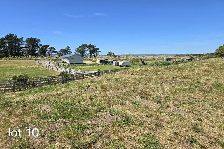 Photo of property in 13 Pukenui Drive, Mahia, 4198
