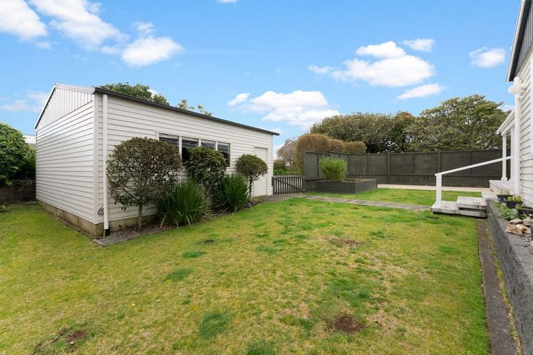 Photo of property in 3b Wheeler Place, Upper Vogeltown, New Plymouth, 4310