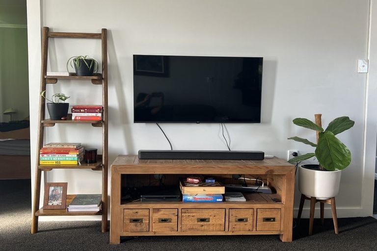 Photo of property in 2 Dawick Street, Foxton Beach, Foxton, 4815