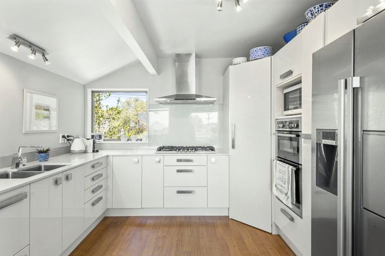 Photo of property in 136a Calliope Road, Stanley Point, Auckland, 0624