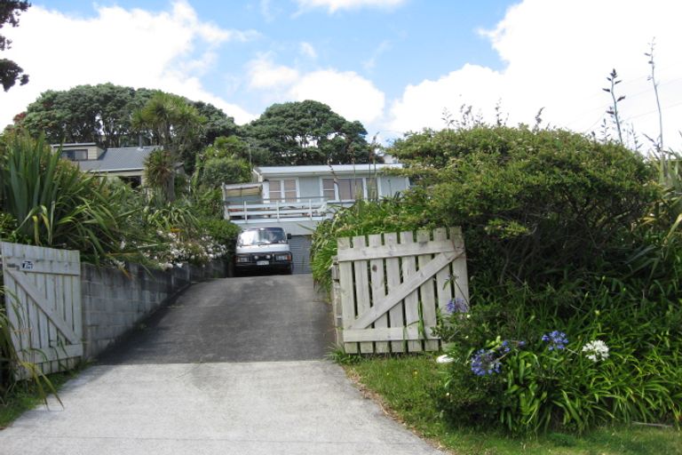Photo of property in 5 Edwin Mitchelson Road, Muriwai, Waimauku, 0881