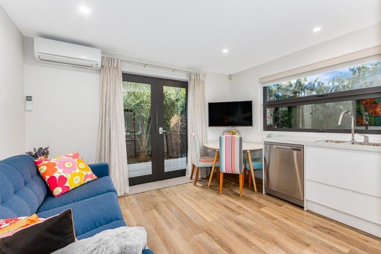 Photo of property in 80 Waipunahau Road, Waikanae, 5036