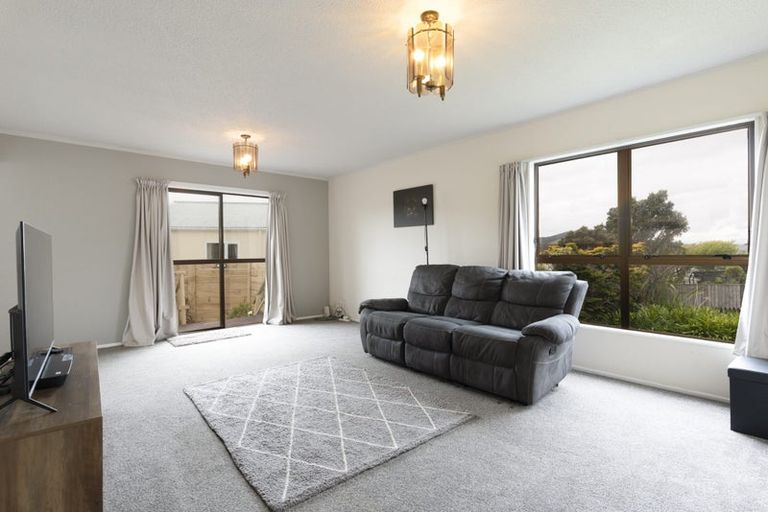 Photo of property in 1 Atwood Grove, Churton Park, Wellington, 6037