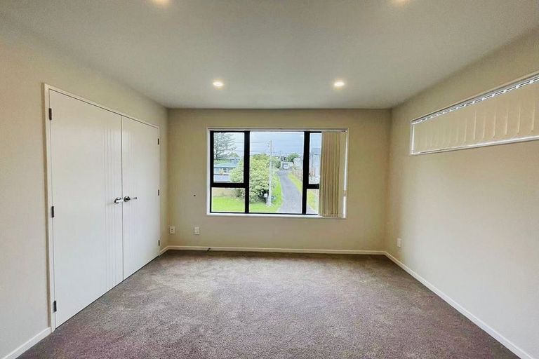 Photo of property in 30a Lowtherhurst Road, Massey, Auckland, 0614