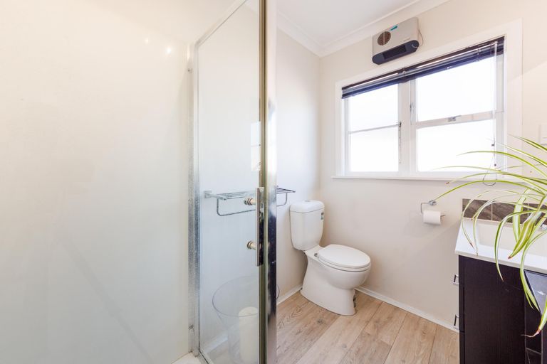 Photo of property in 4 Milton Street, Roslyn, Palmerston North, 4414