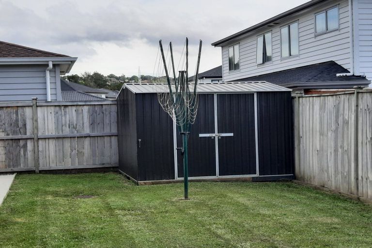 Photo of property in 11 Drumbuoy Drive, Flat Bush, Auckland, 2019