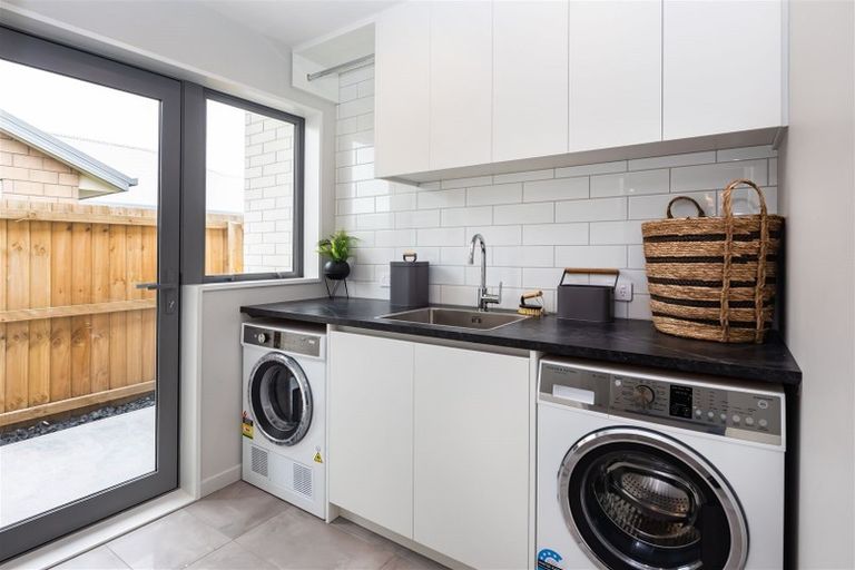 Photo of property in 11 Loch Tanna Way, Broomfield, Christchurch, 8042