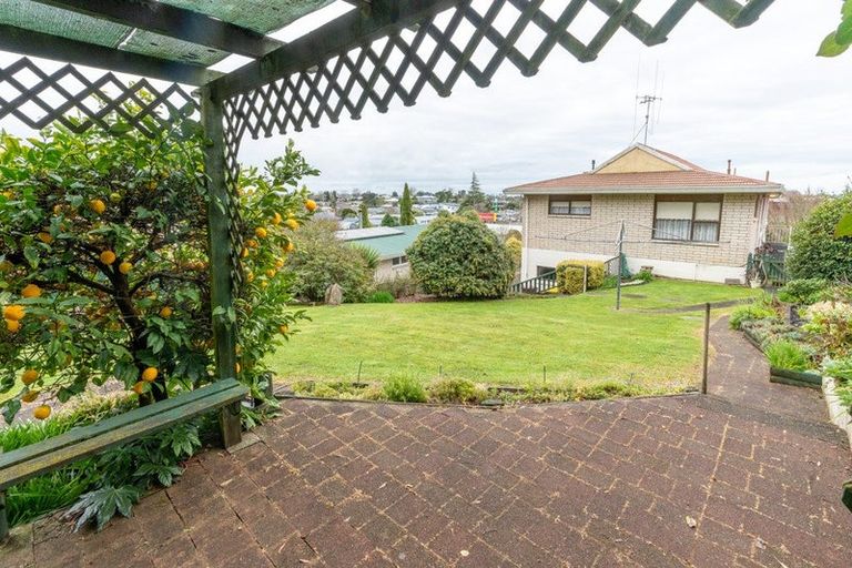 Photo of property in 51 Resthill Crescent, Glenview, Hamilton, 3206