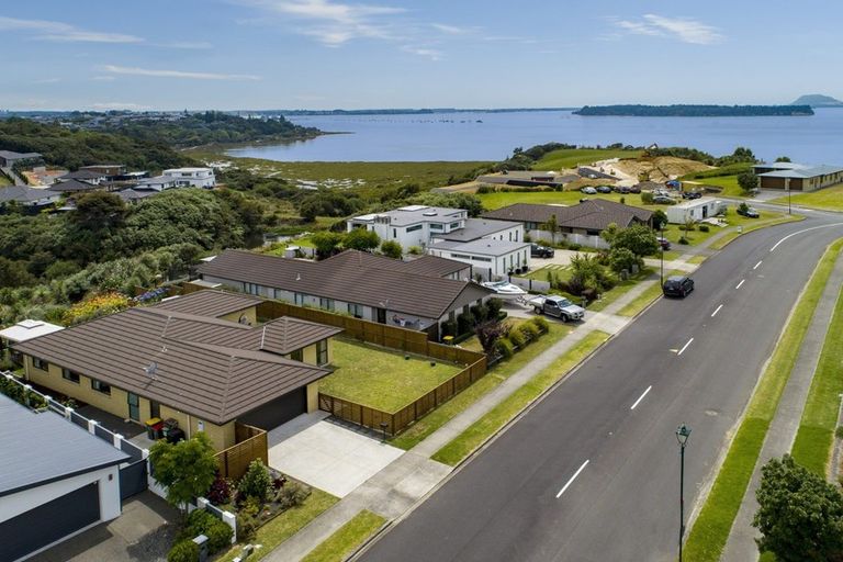 Photo of property in 47 Lynley Park Drive, Omokoroa, 3114