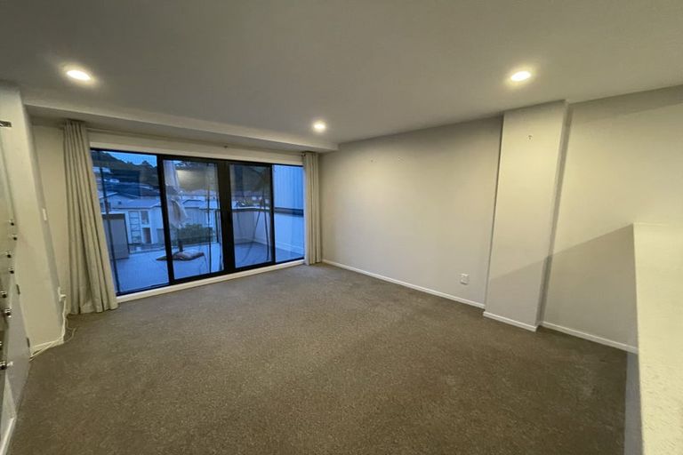 Photo of property in 2/10 Silver Moon Road, Albany Heights, Auckland, 0632