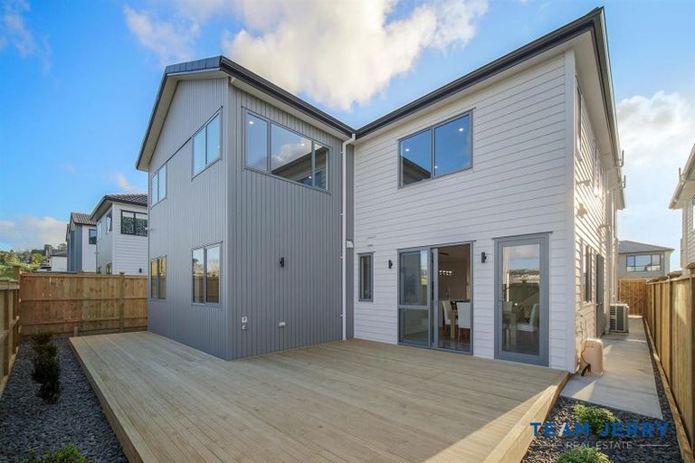 Photo of property in 21 Knockanara Drive, Flat Bush, Auckland, 2019