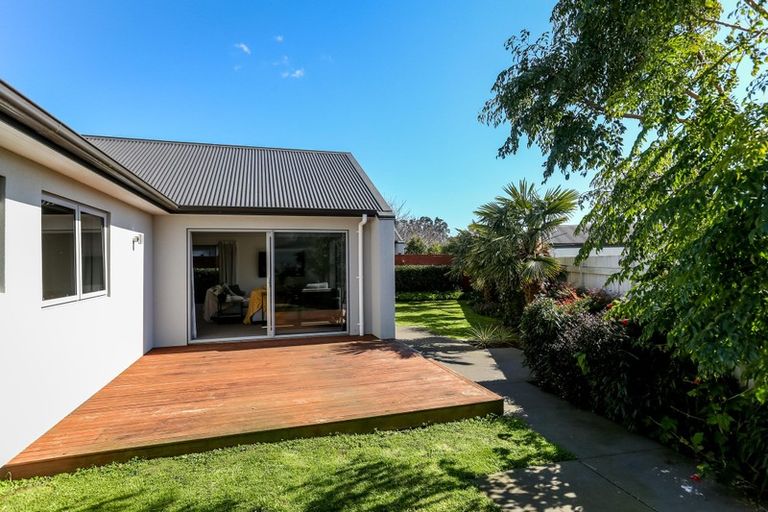 Photo of property in 2a Portland Drive, Highlands Park, New Plymouth, 4312