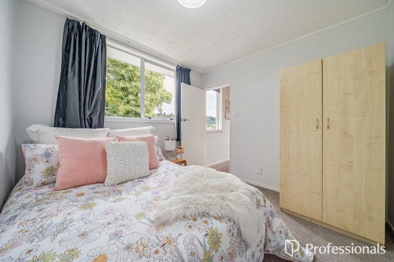 Photo of property in 14a Hawthorn Crescent, Stokes Valley, Lower Hutt, 5019