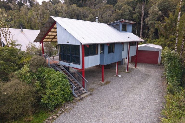 Photo of property in 17 Korua Street, Moana, 7872