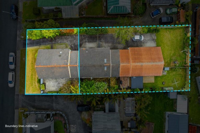 Photo of property in 1/1 Gatman Street, Birkdale, Auckland, 0626