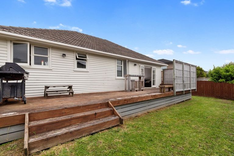 Photo of property in 22a Rewarewa Road, Te Atatu Peninsula, Auckland, 0610