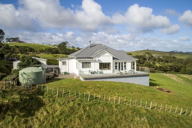 Photo of property in 616c Peak Road, Helensville, 0875
