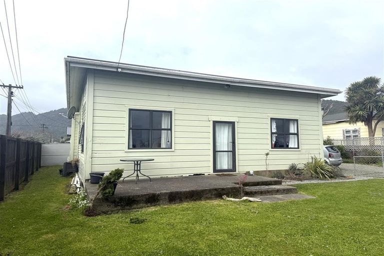 Photo of property in 31 Nelson Quay, Cobden, Greymouth, 7802
