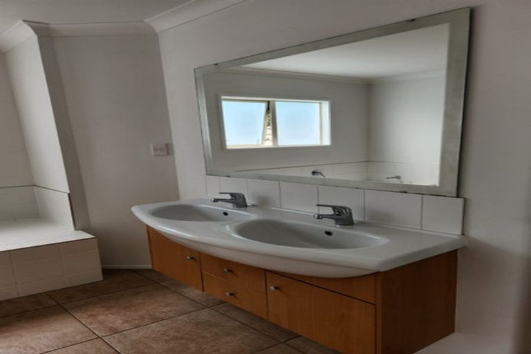 Photo of property in 1a Ridgeway Road, Pukekohe, 2120