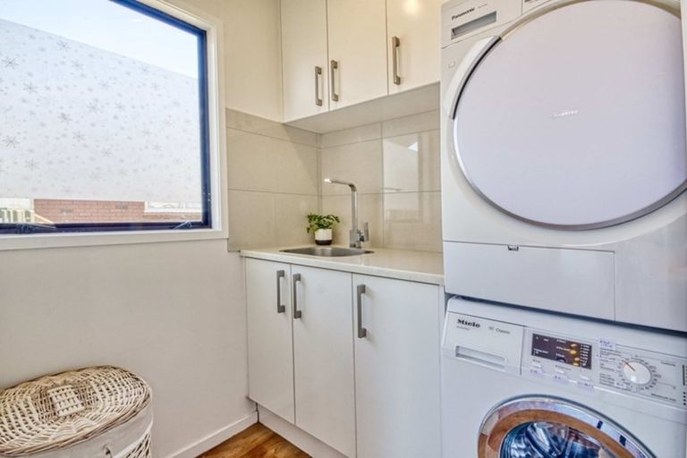 Photo of property in 88 Reynella Drive, Massey, Auckland, 0614