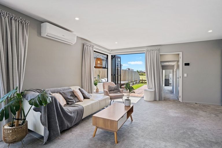 Photo of property in 39 Dow Square, Wigram, Christchurch, 8025