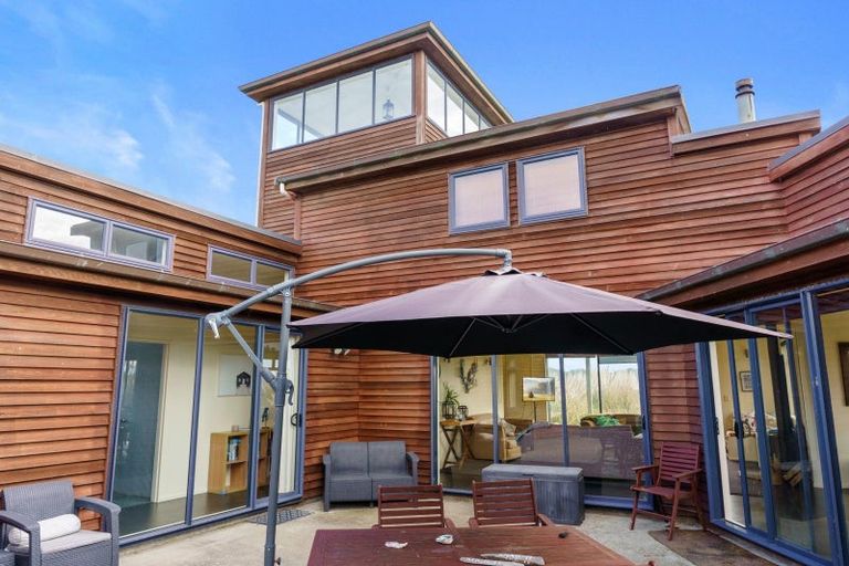 Photo of property in 80 Reay Mackay Grove, Waikawa Beach, Manakau, 5573