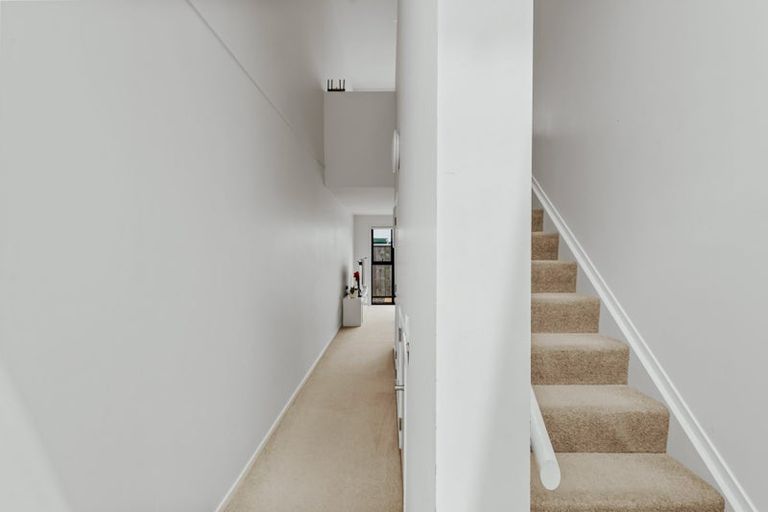 Photo of property in 17 Owens Place, Mount Maunganui, 3116