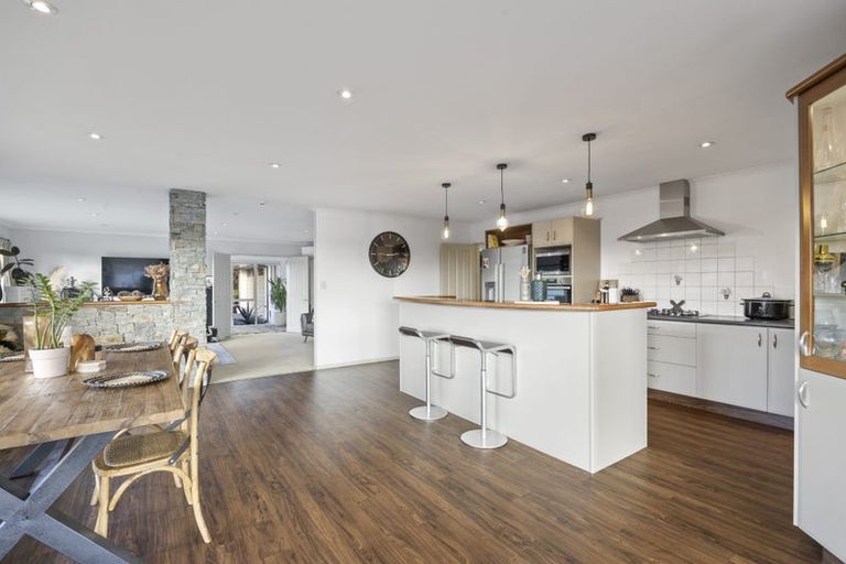 Photo of property in 1 Orlando Close, Frankleigh Park, New Plymouth, 4310