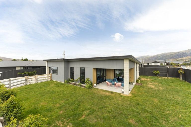 Photo of property in 1 Smitham Drive, Cromwell, 9310