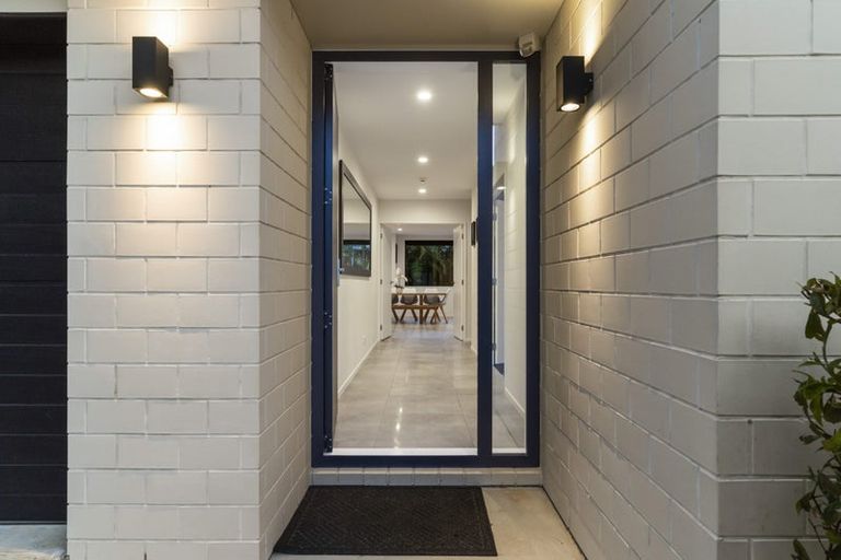 Photo of property in 71a Neil Avenue, Te Atatu Peninsula, Auckland, 0610