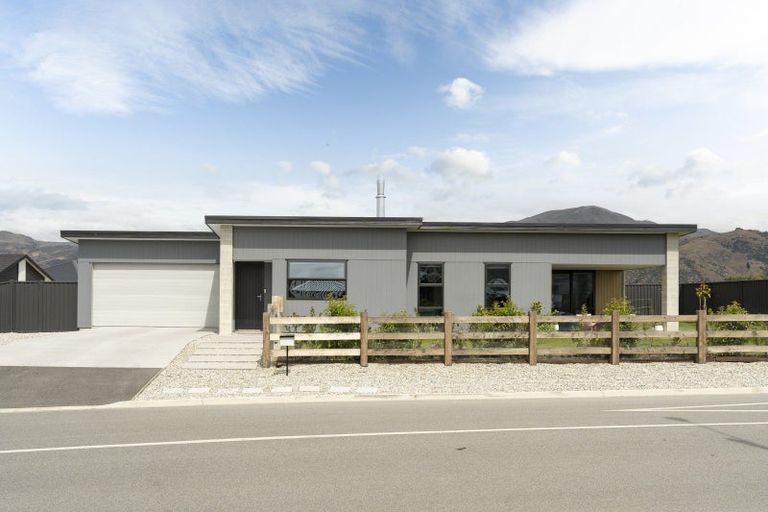 Photo of property in 1 Smitham Drive, Cromwell, 9310
