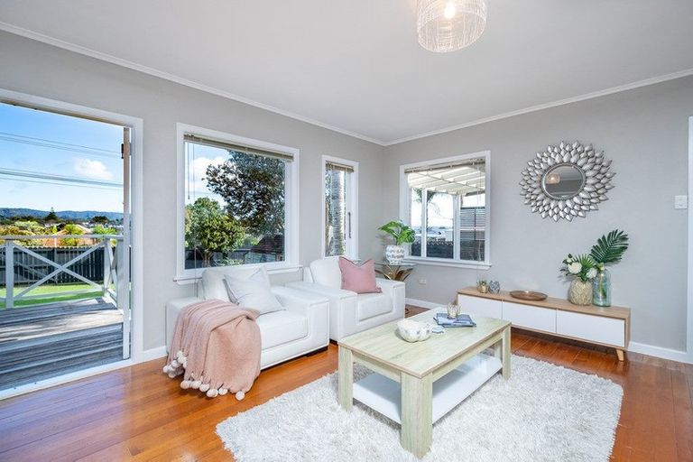 Photo of property in 82 Rosier Road, Glen Eden, Auckland, 0602