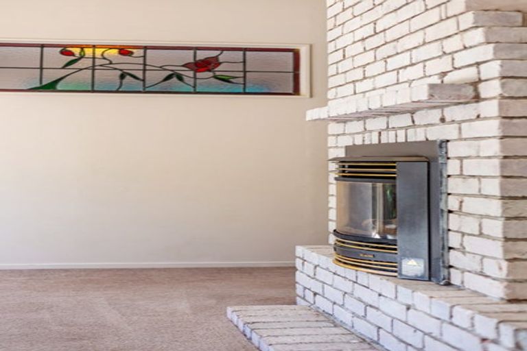 Photo of property in 16 James Cook Drive, Whitby, Porirua, 5024