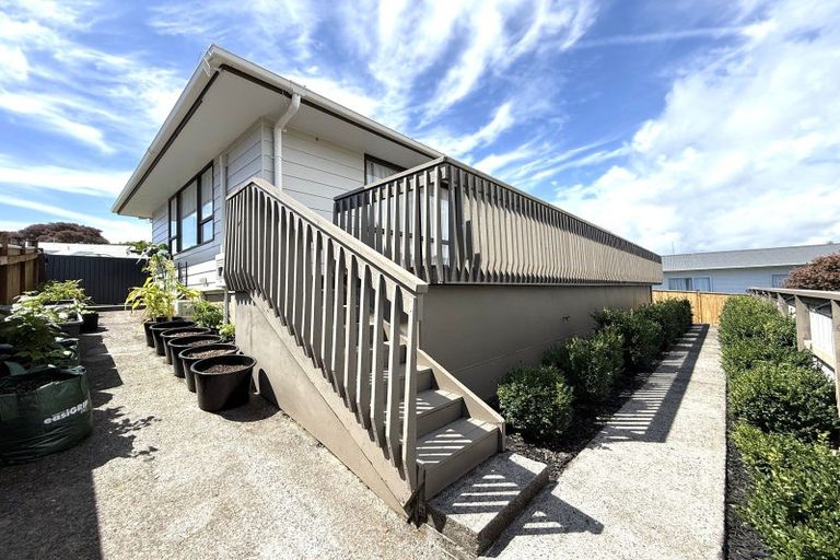 Photo of property in 18 Aratapu Street, Waitara, 4320