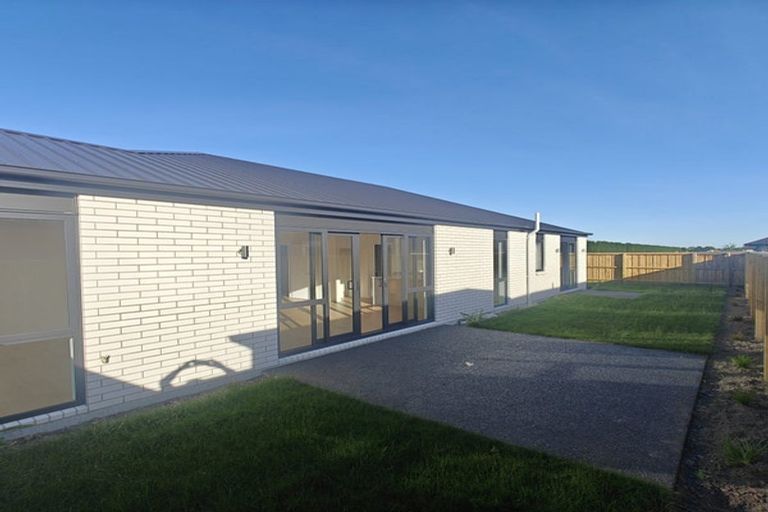 Photo of property in 10 Fernbird Road, Rolleston, 7678