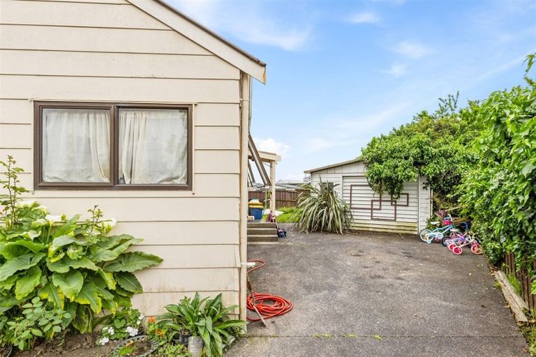 Photo of property in 3 Farwood Drive, Henderson, Auckland, 0612