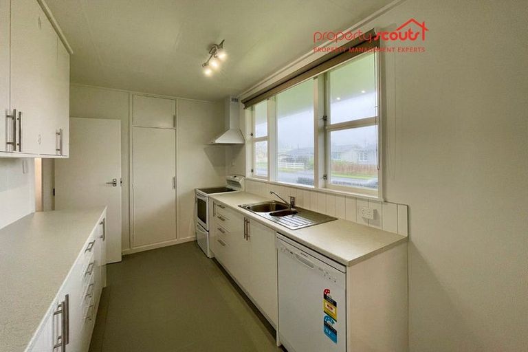 Photo of property in 6 Calgher Avenue, Waitara, 4320