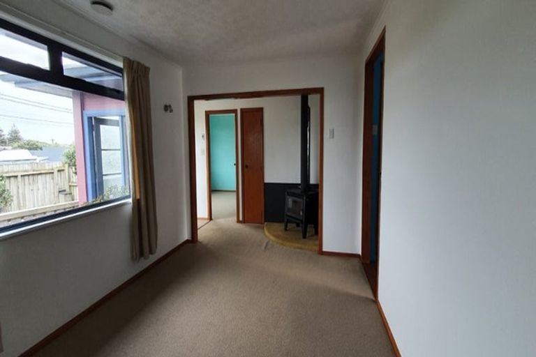 Photo of property in 14 Aotea Street, Castlecliff, Whanganui, 4501