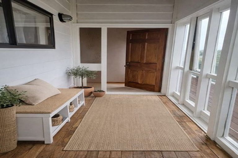 Photo of property in 1/13 Target Road, Totara Vale, Auckland, 0629