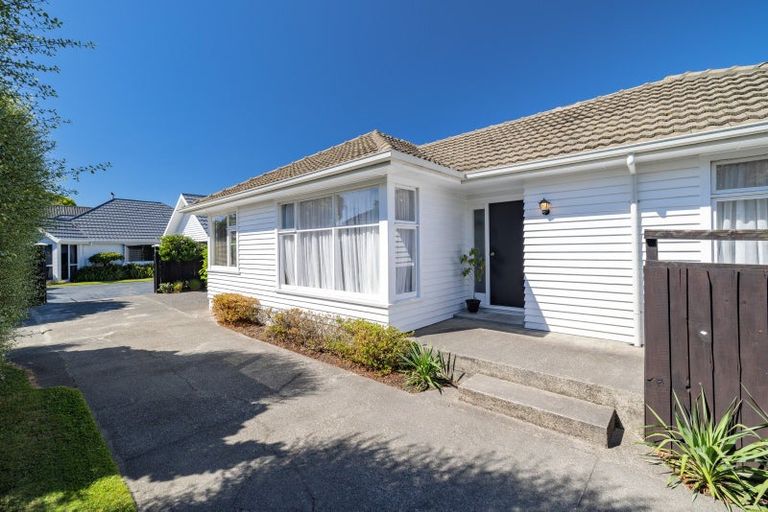 Photo of property in 48 Staveley Street, Avonhead, Christchurch, 8042